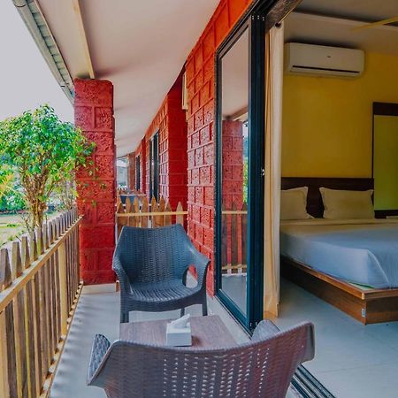 The Oak Woods Hotel มหาบาเลชวาร์ ภายนอก รูปภาพ
