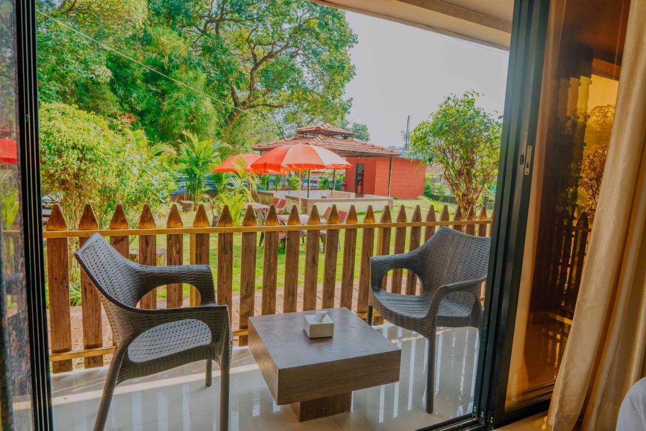 The Oak Woods Hotel มหาบาเลชวาร์ ภายนอก รูปภาพ