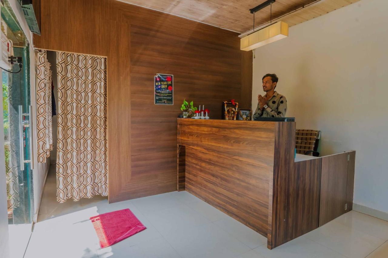 The Oak Woods Hotel มหาบาเลชวาร์ ภายนอก รูปภาพ