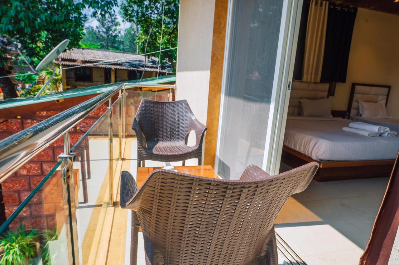 The Oak Woods Hotel มหาบาเลชวาร์ ภายนอก รูปภาพ